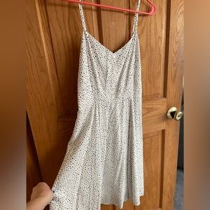 Cute black and white summer dress! Never worn!